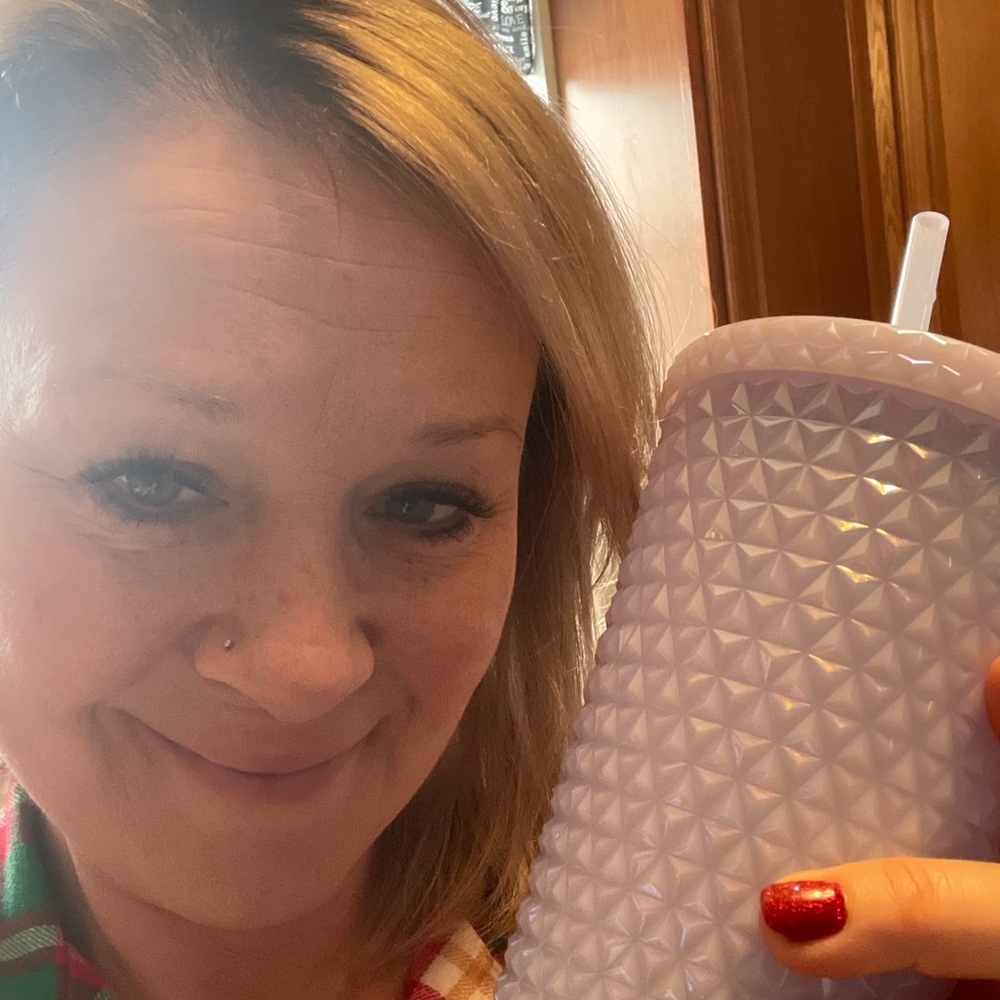 Meet your Posher, Carrie
